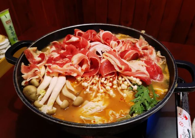 ”！肉质肥厚、香气独特且营养极高咋做好吃麻将胡了2模拟器试玩它被誉为“菌中之王(图9)